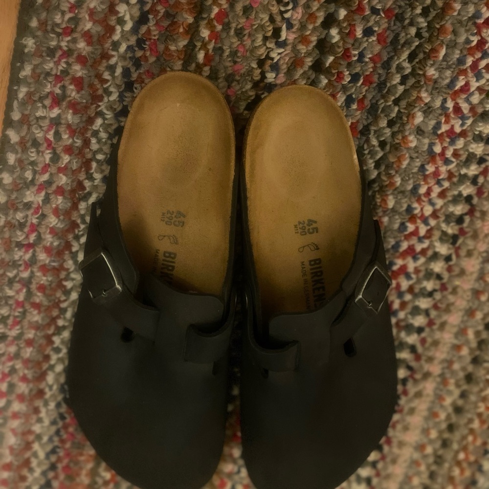 Barely worn Birkenstock clogs!